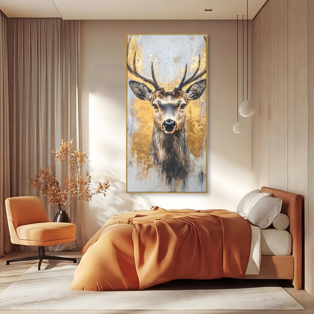 Tablou canvas cu tablou canvas cu cerb si accente aurii, in rama de aluminiu auriu, pe perete intr-un dormitor